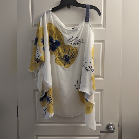 **PULLED** Floral Two-Piece Lounge Set - Picture 7 of 11